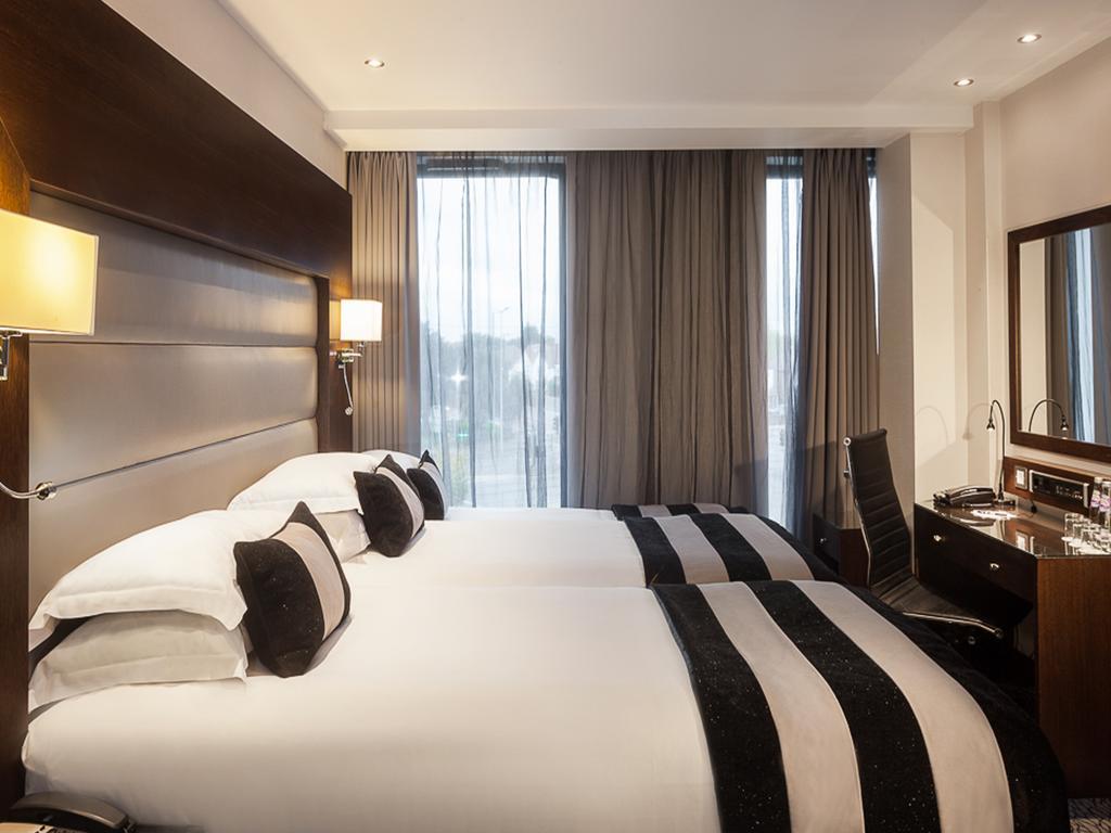 Hotel Park Grand Heathrow Hounslow Exteriér fotografie