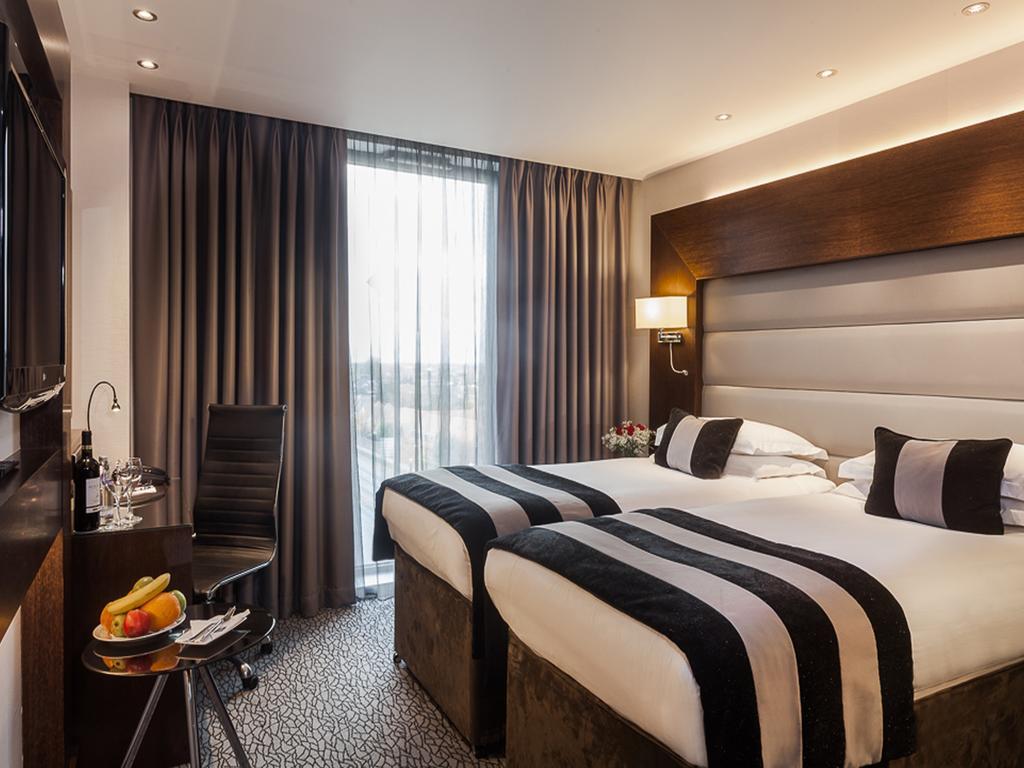 Hotel Park Grand Heathrow Hounslow Exteriér fotografie